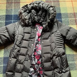 Betsey Johnson women coat size (XL)